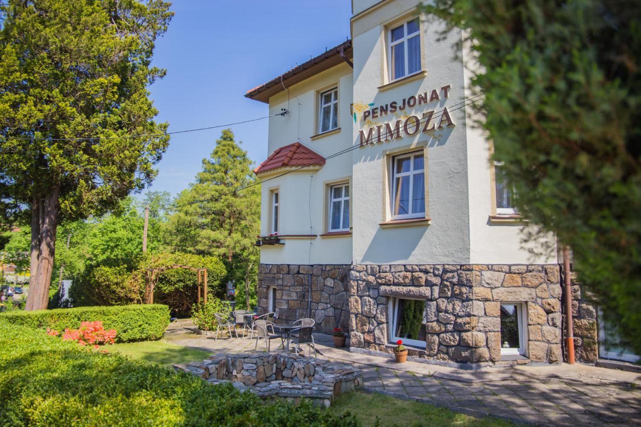 Pensjonat Mimoza Swieradow-Zdroj Luaran gambar
